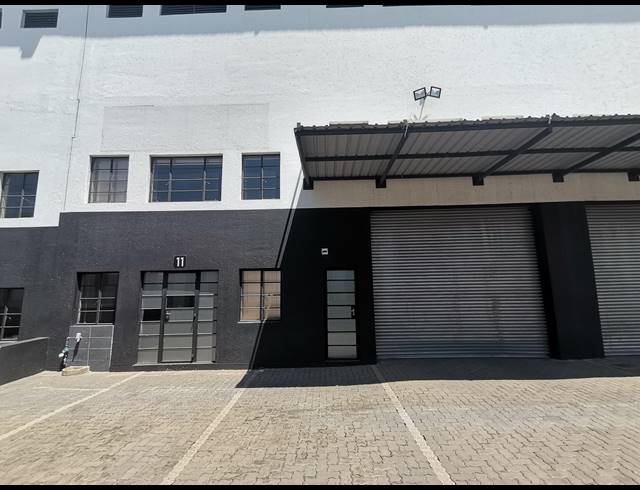 342M² WAREHOUSE TO LET IN POMONA